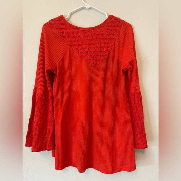 Free People small boho red bell sleeve embroidered blouse v neck eyelet detail - Picture 4 of 6